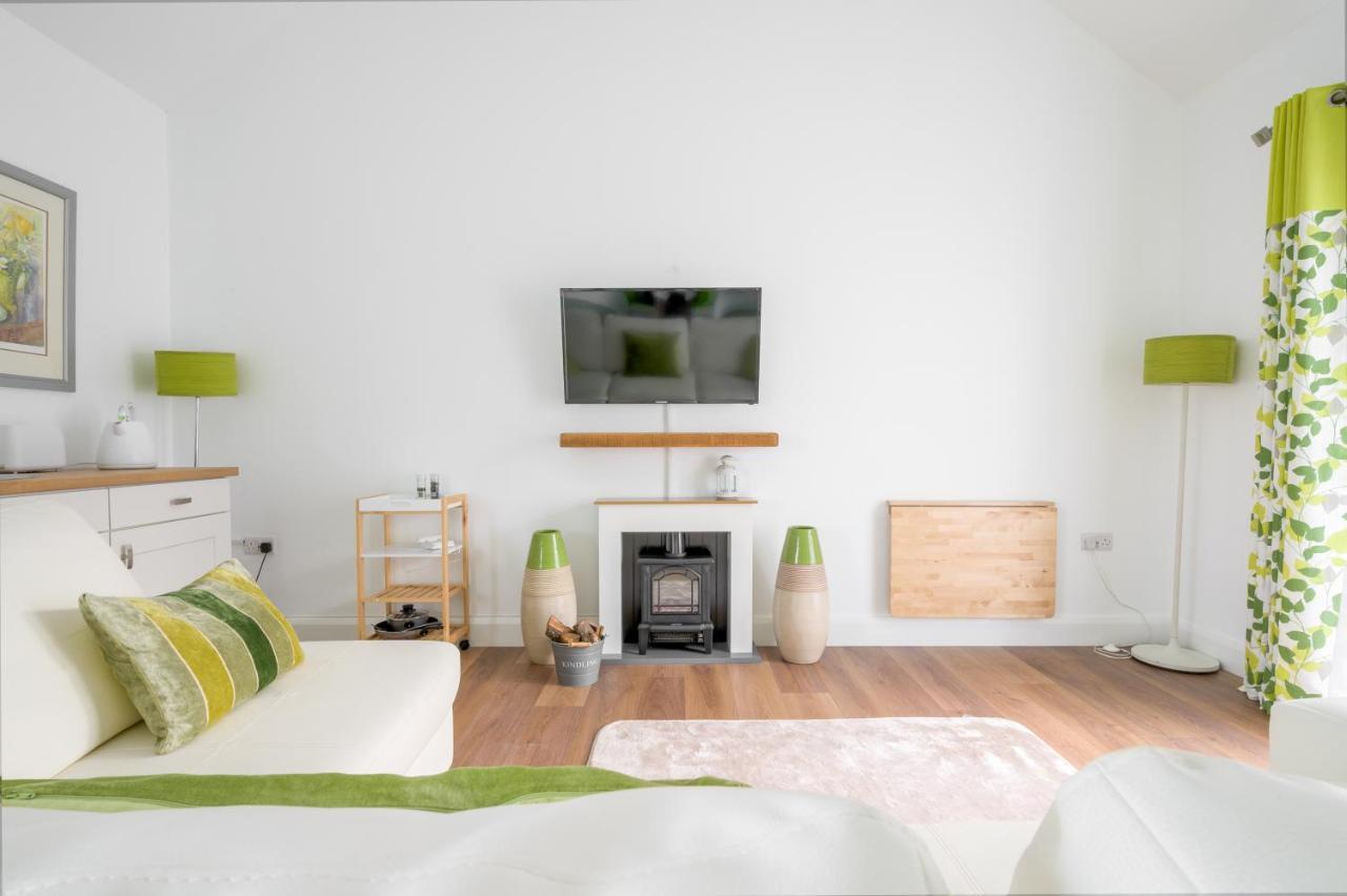 Willow House Bed & Breakfast And Orchard Studios Self Catering ليمافادي المظهر الخارجي الصورة