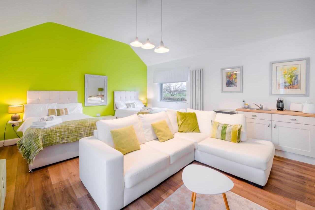 Willow House Bed & Breakfast And Orchard Studios Self Catering ليمافادي المظهر الخارجي الصورة