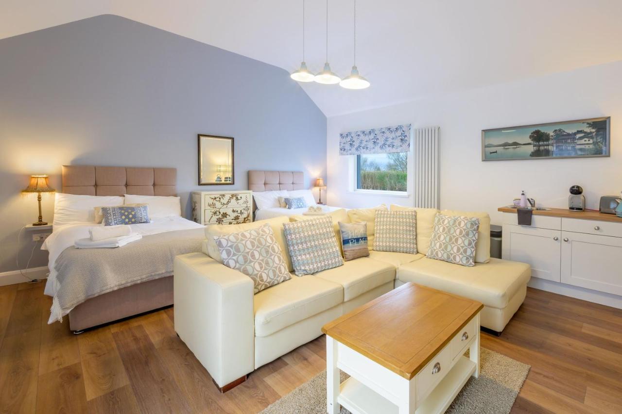 Willow House Bed & Breakfast And Orchard Studios Self Catering ليمافادي المظهر الخارجي الصورة