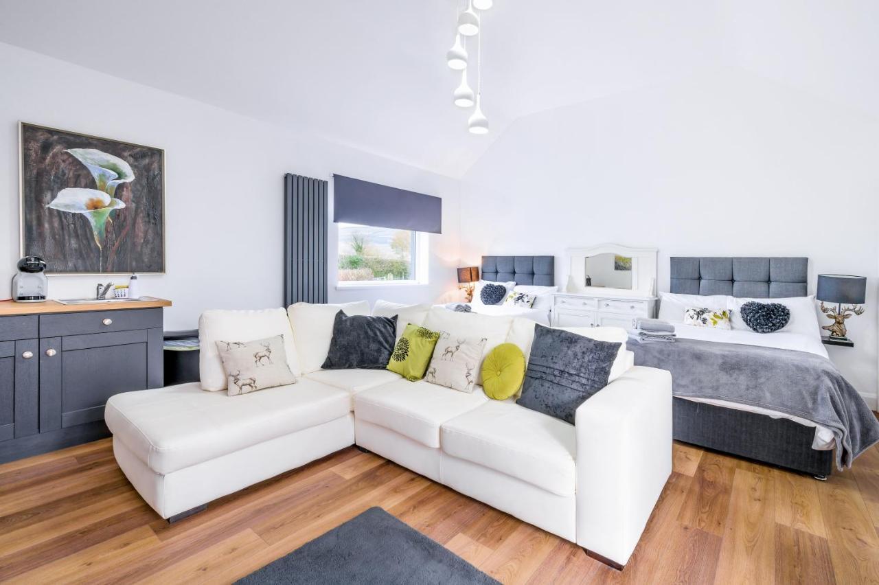 Willow House Bed & Breakfast And Orchard Studios Self Catering ليمافادي المظهر الخارجي الصورة